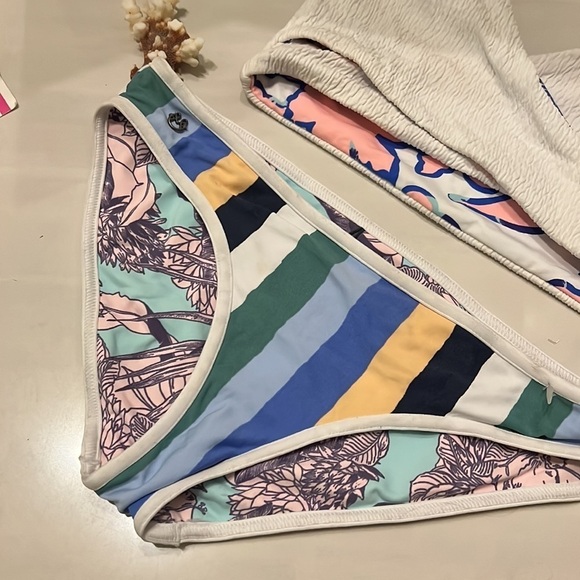 Maaji Reversible Bikini NWOT - Picture 2 of 9